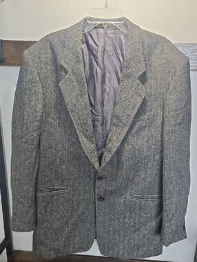 Classic Men's Gray Herringbone Blazer - Timeless Tailoring